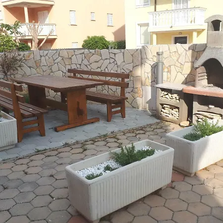 Lovorka 5 Apartamento Baška