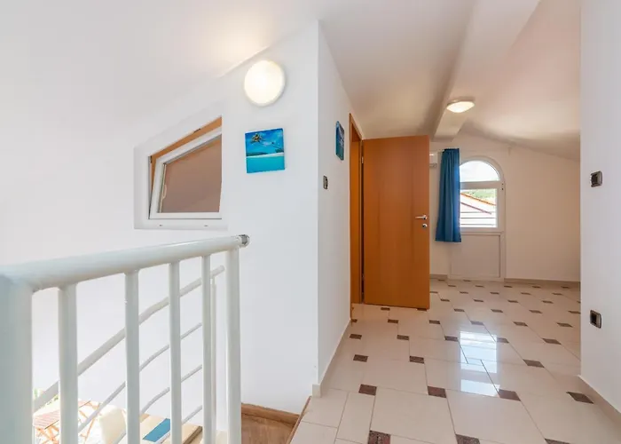 Apartment Lovorka 5