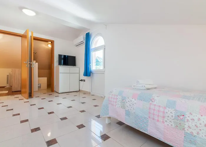Lovorka 5 Apartment Baska (Krk)