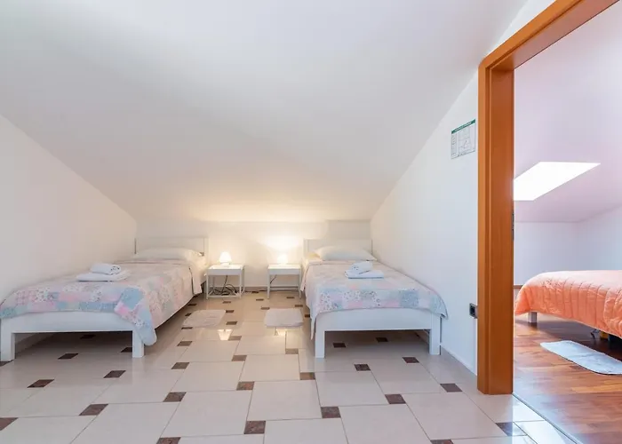 Lovorka 5 * Baska (Krk)