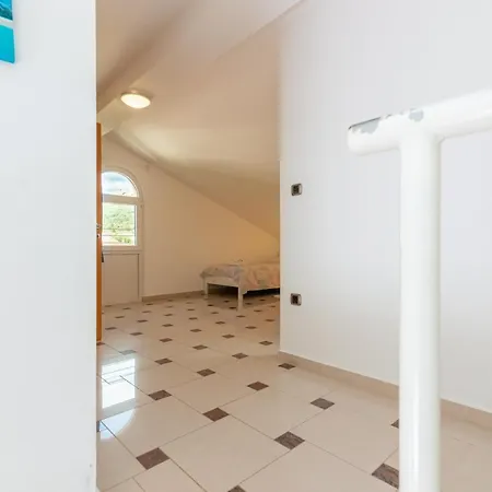 Lovorka 5 Apartament *